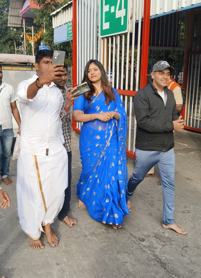 Tollywood celebrities offer prayers to Lord Venkateswara at Tirumala (Photos)2