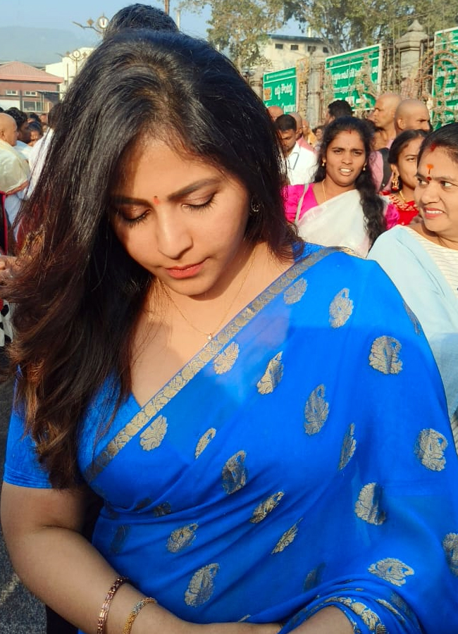 Tollywood celebrities offer prayers to Lord Venkateswara at Tirumala (Photos)12