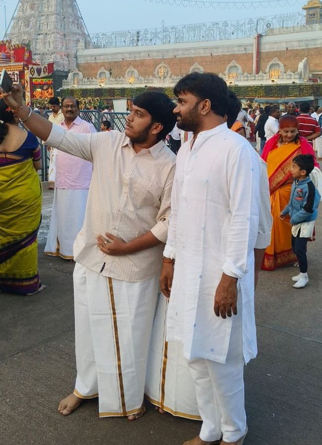 Tollywood celebrities offer prayers to Lord Venkateswara at Tirumala (Photos)16