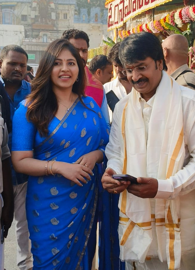 Tollywood celebrities offer prayers to Lord Venkateswara at Tirumala (Photos)8
