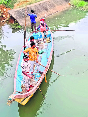 ఏలేరు కాలువలో పడి ఆరేళ్ల బాలుడు గల్లంతు 1