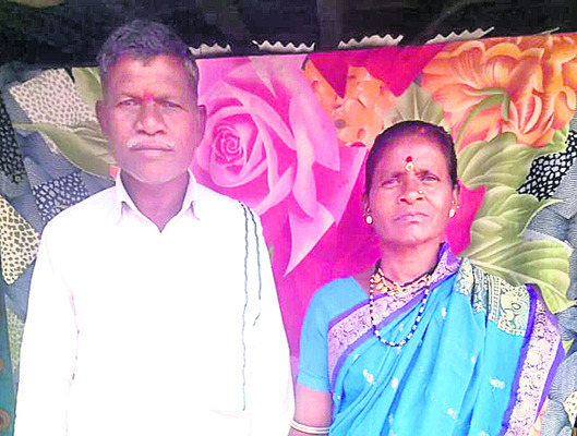 సర్పంచ్‌గా నాడు భార్య.. నేడు భర్త1