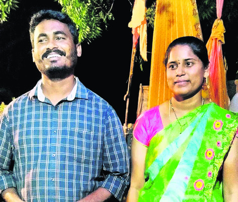 అప్పుడు భర్తలు..  ఇప్పుడు భార్యలు1