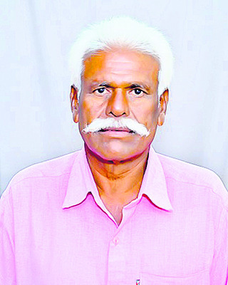 సర్పంచ్‌ బరిలో తండ్రీకొడుకులు 1