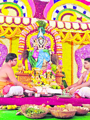 సింధూర వర్ణం.. కాంతులీనిన కసాపురం 1