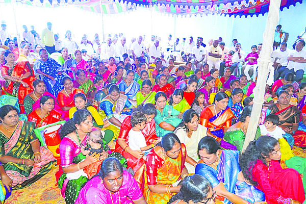 వైభవంగా స్వామివారి కల్యాణోత్సవం 1