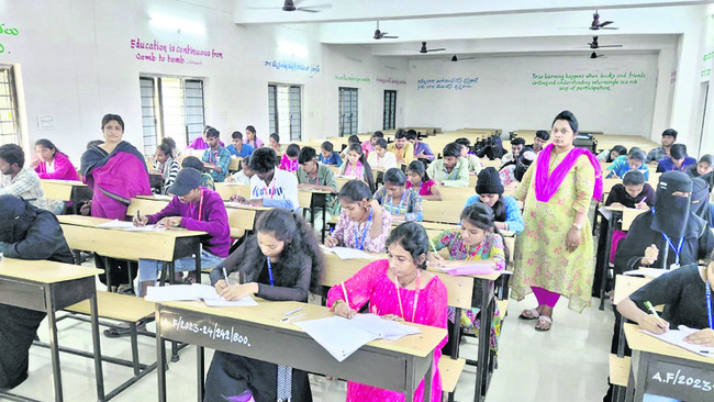 ఈవీఎం గోడౌన్‌ పరిశీలన 2