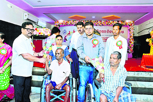 విభిన్న ప్రతిభావంతులను గౌరవిద్దాం1