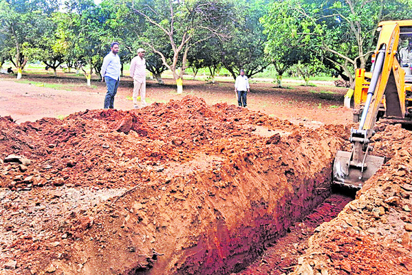 గణపవరం పీహెచ్‌సీలో ఆరోగ్యశాఖ కమిషనర్‌ 
1