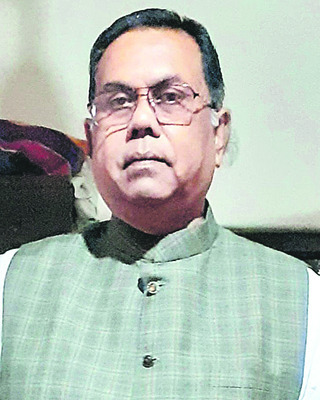 హస్తంలో కారు చిచ్చు! 2