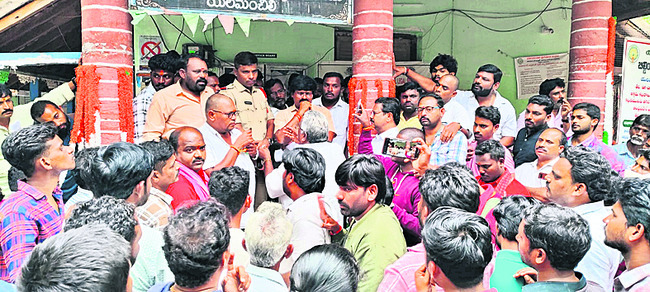 కదం తొక్కిన మూడు గ్రామాలు1