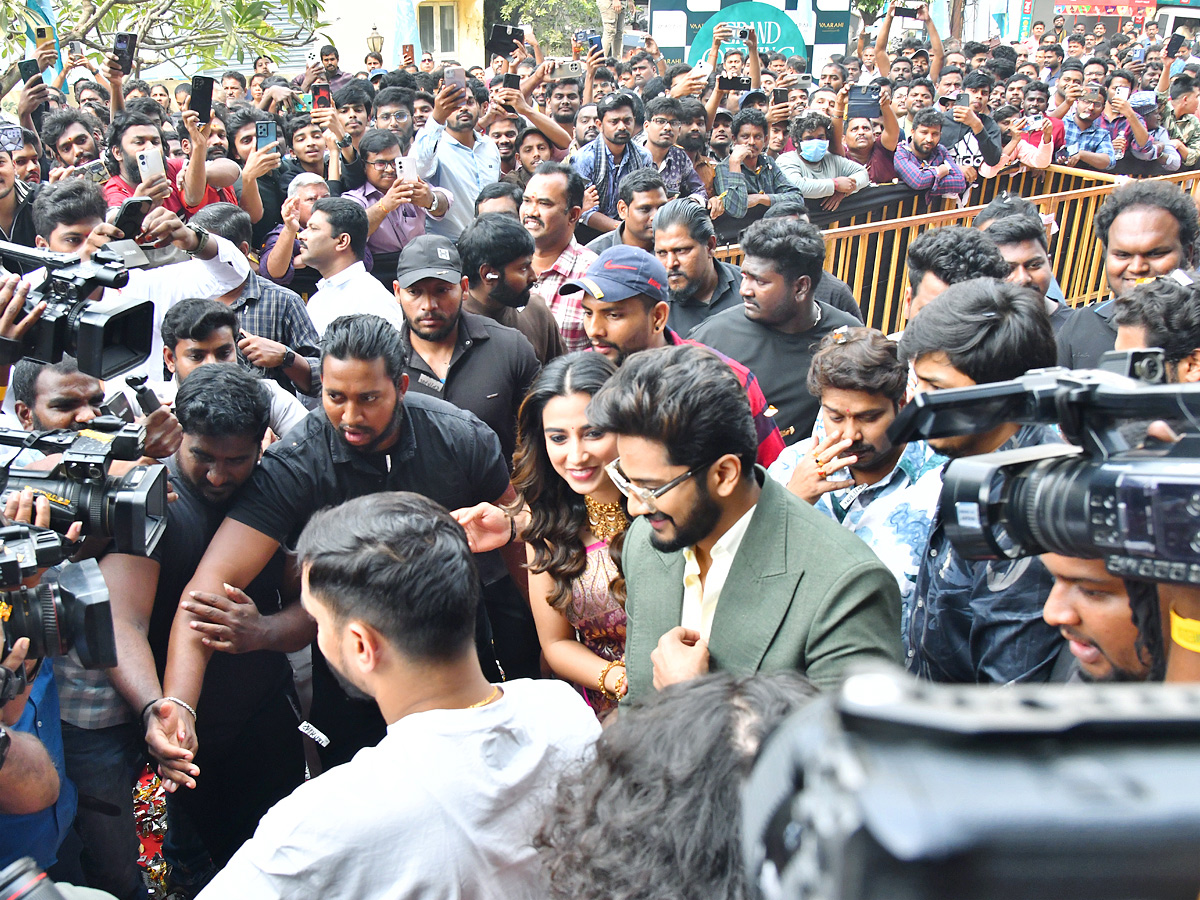 Hero Teja Sajja, Actress Meenakshi Chaudhary Launches Shopping Mall Photos2