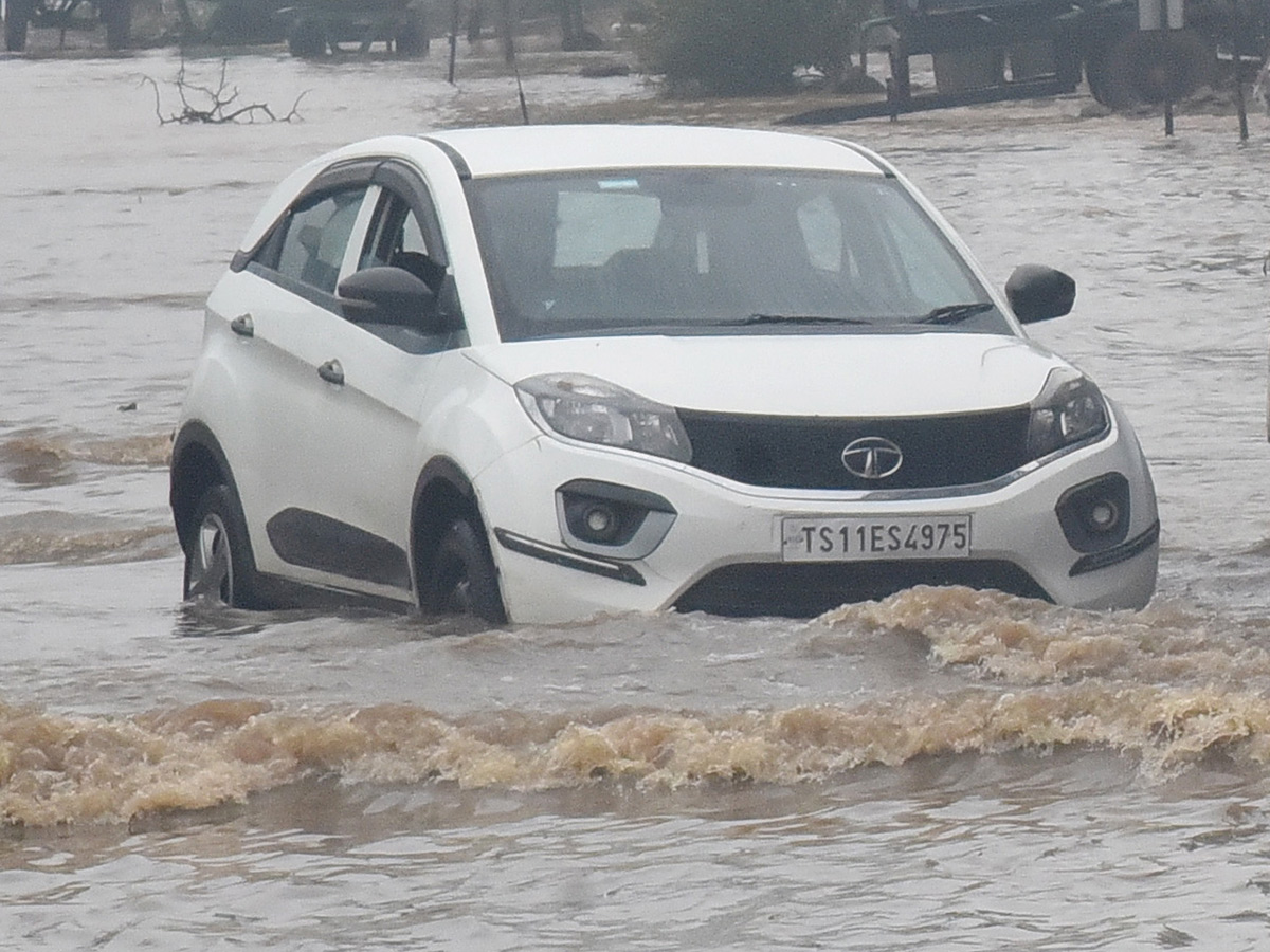 Cyclone Ditwah : Heavy Rains in Nellore Photos14