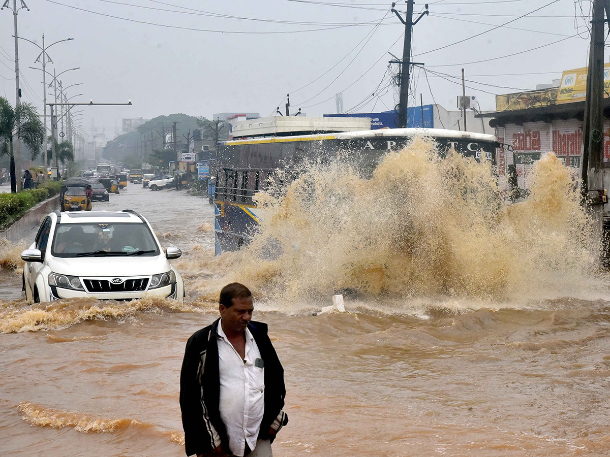 Cyclone Ditwah : Heavy Rains in Nellore Photos18