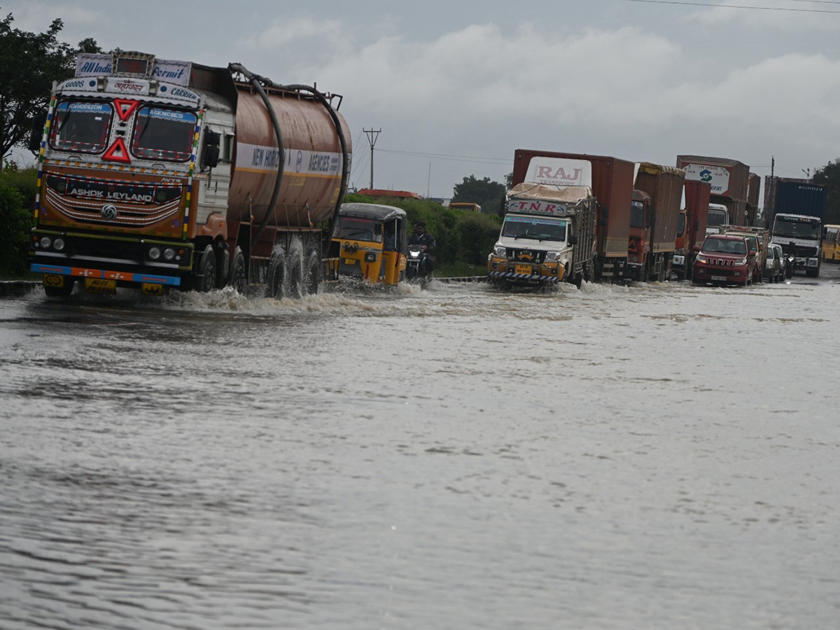 Cyclone Ditwah : Heavy Rains in Nellore Photos25