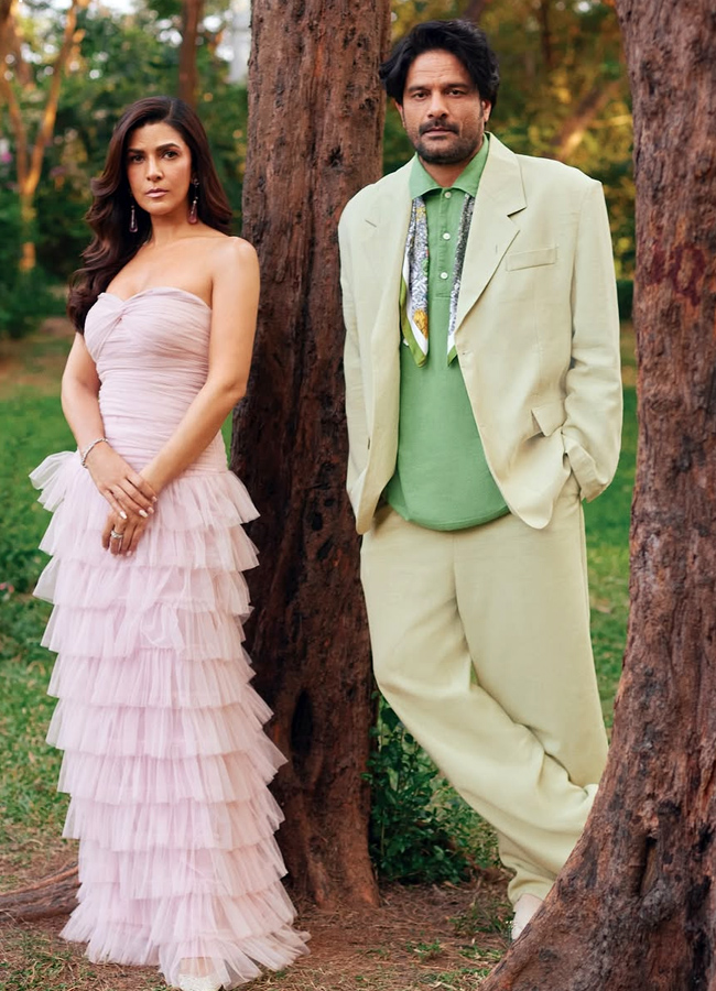 The Family Man movie team in fun mode at outside (Photos)11