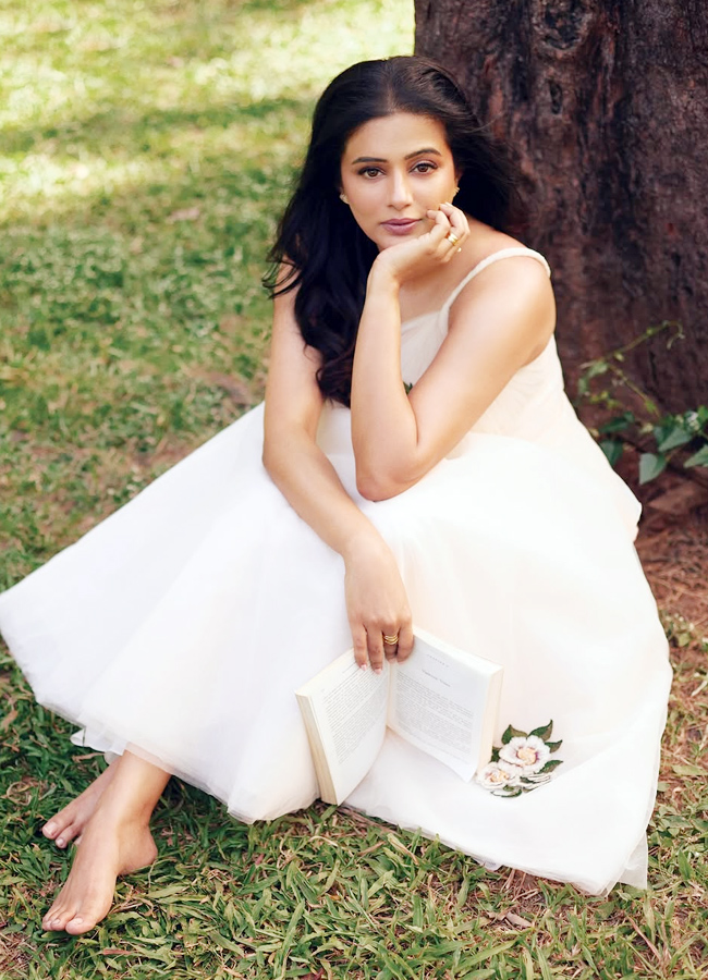 The Family Man movie team in fun mode at outside (Photos)12