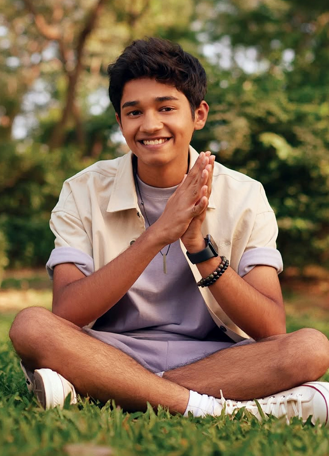 The Family Man movie team in fun mode at outside (Photos)15