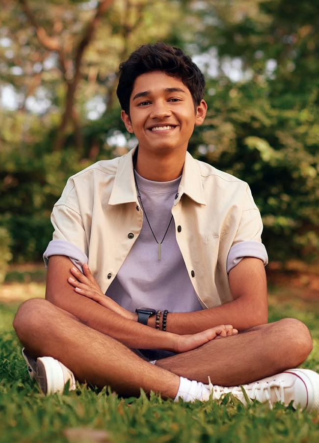 The Family Man movie team in fun mode at outside (Photos)6