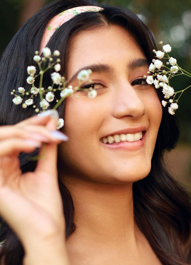 The Family Man movie team in fun mode at outside (Photos)7