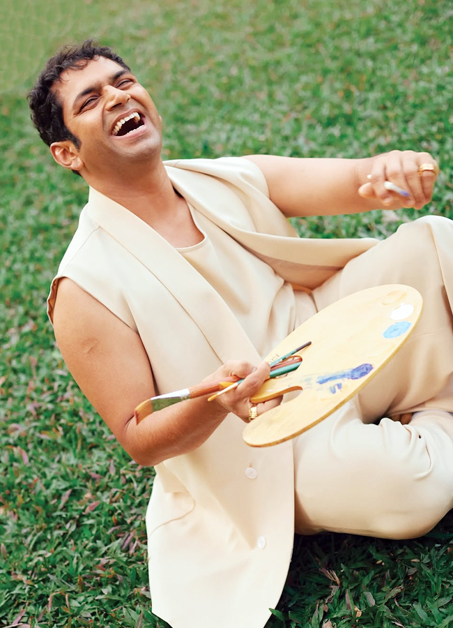 The Family Man movie team in fun mode at outside (Photos)8