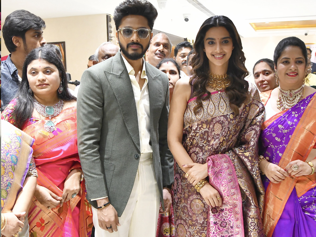 Hero Teja Sajja, Actress Meenakshi Chaudhary Launches Shopping Mall Photos13