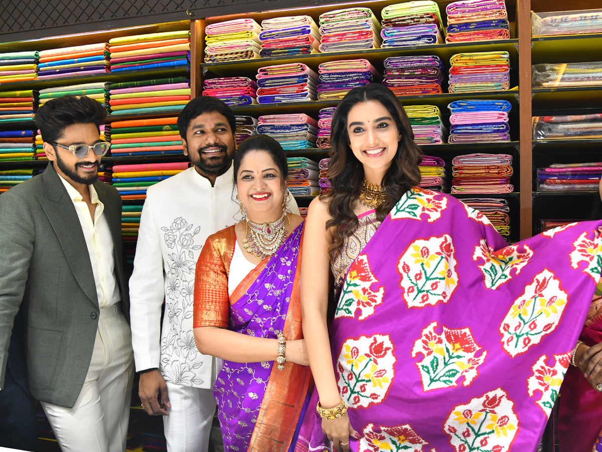 Hero Teja Sajja, Actress Meenakshi Chaudhary Launches Shopping Mall Photos15