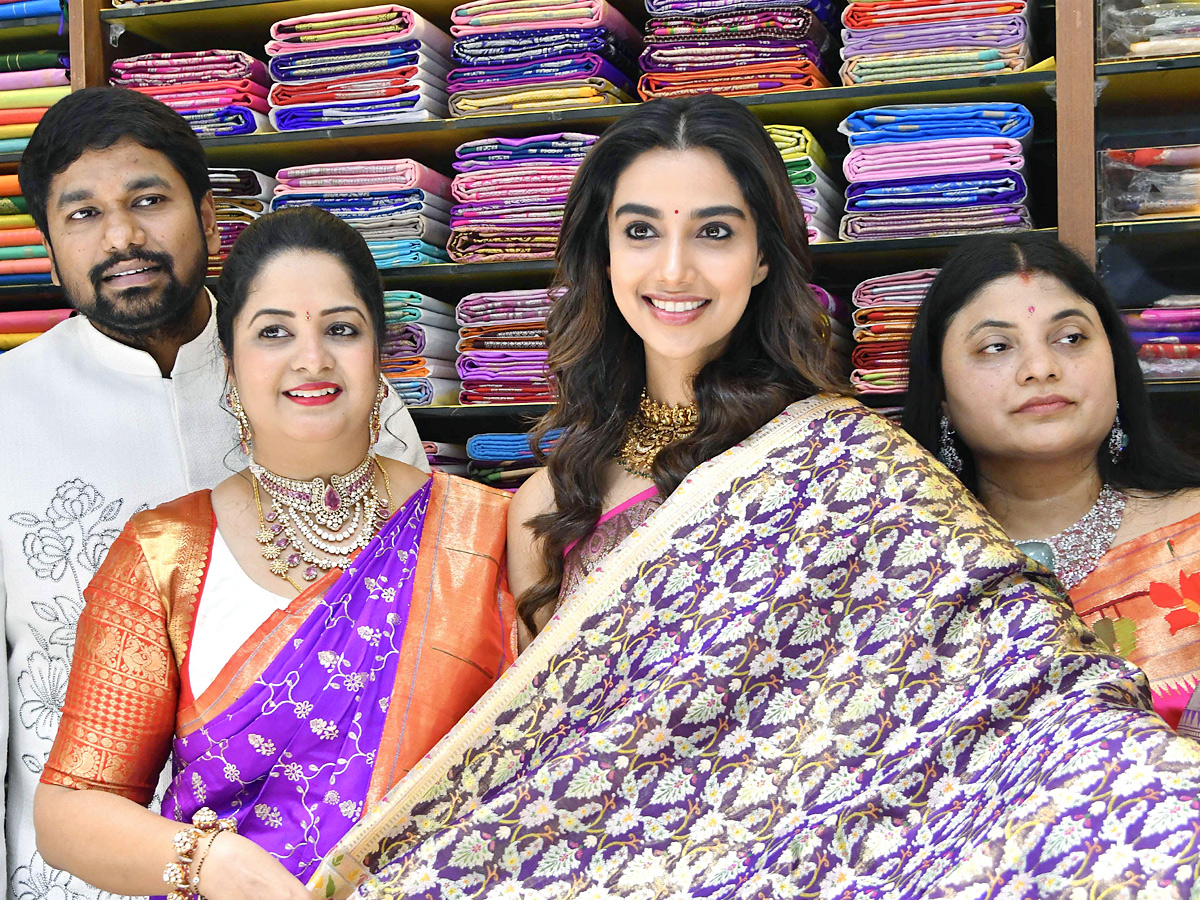 Hero Teja Sajja, Actress Meenakshi Chaudhary Launches Shopping Mall Photos8