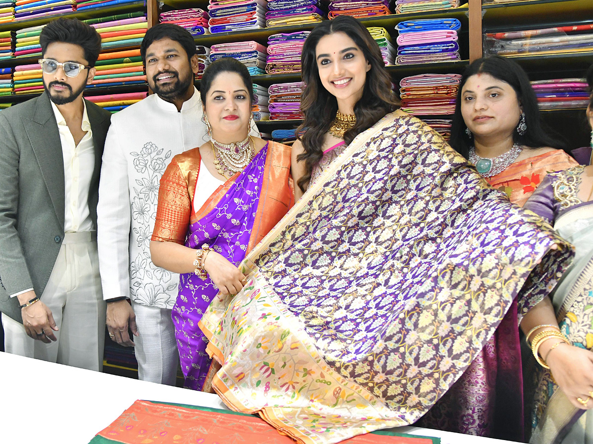 Hero Teja Sajja, Actress Meenakshi Chaudhary Launches Shopping Mall Photos9