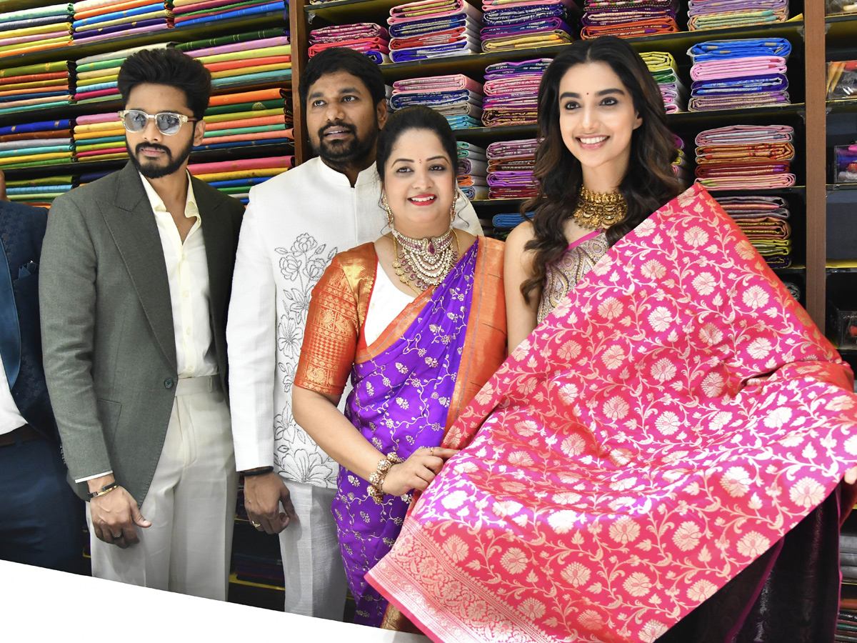 Hero Teja Sajja, Actress Meenakshi Chaudhary Launches Shopping Mall Photos10