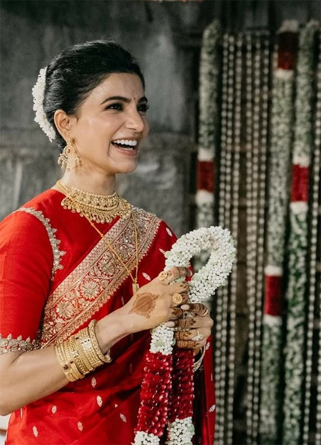 Inside Photos : Samantha And Raj Nidimoru Mehendi Pics Goes Viral13