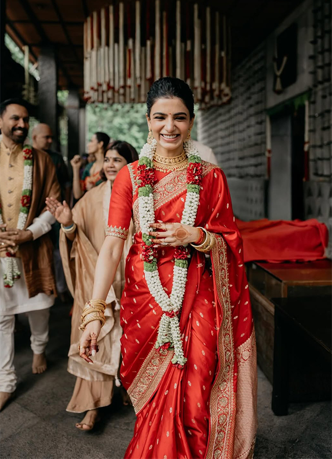 Inside Photos : Samantha And Raj Nidimoru Mehendi Pics Goes Viral2