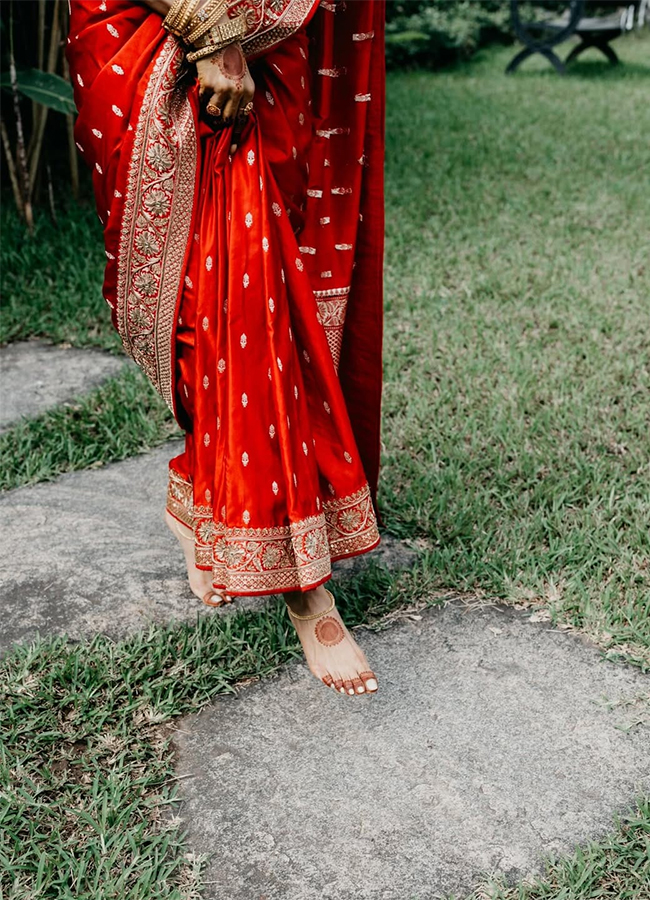 Inside Photos : Samantha And Raj Nidimoru Mehendi Pics Goes Viral4