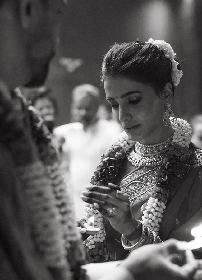 Inside Photos : Samantha And Raj Nidimoru Mehendi Pics Goes Viral9