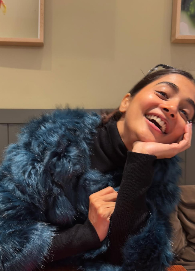 Pooja Hegde shares winter season photos2