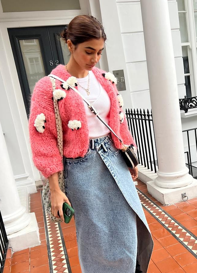 Pooja Hegde shares winter season photos3
