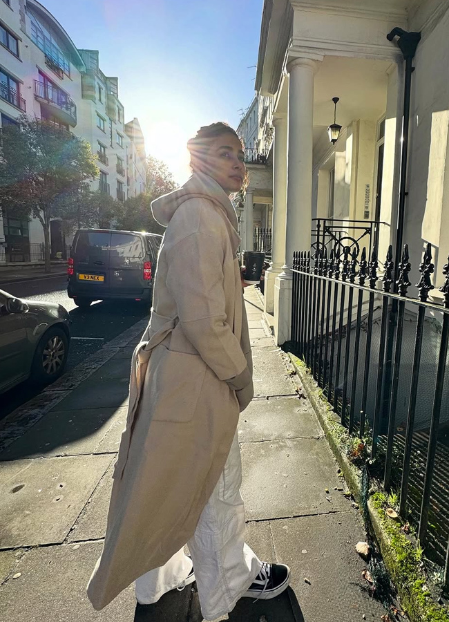 Pooja Hegde shares winter season photos7
