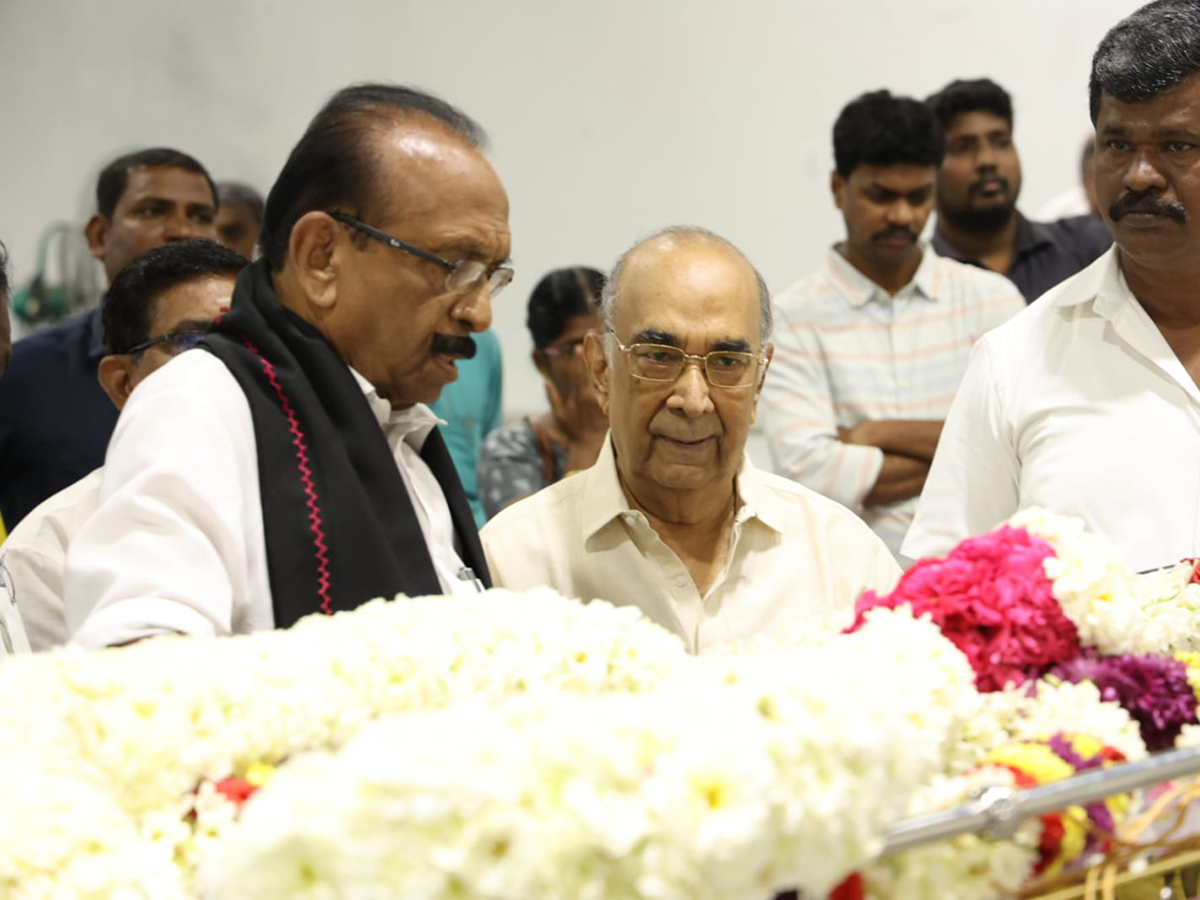 Rajinikanth And Suriya Vishal and more pay homage to AVM Saravanan11