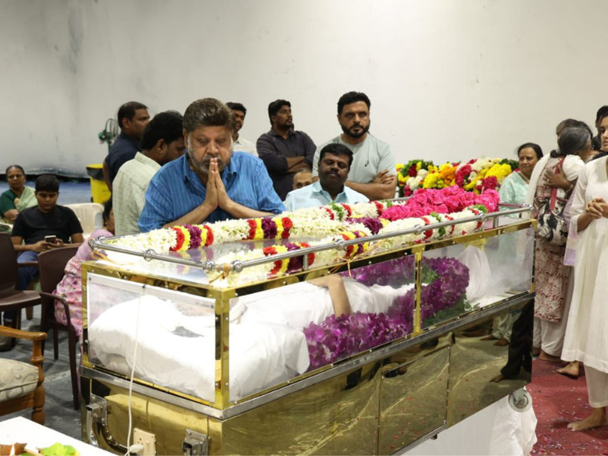 Rajinikanth And Suriya Vishal and more pay homage to AVM Saravanan13