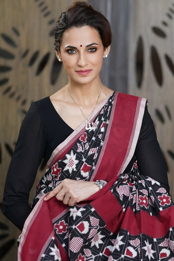 Samanthas friend Shilpa Reddy looks beautiful in A colorful saree Photos12