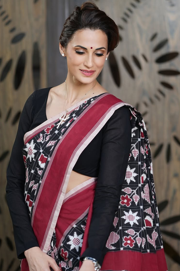 Samanthas friend Shilpa Reddy looks beautiful in A colorful saree Photos14
