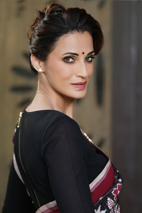 Samanthas friend Shilpa Reddy looks beautiful in A colorful saree Photos7