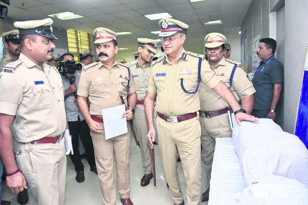 రట్టయిన గంజాయి గుట్టలు 1