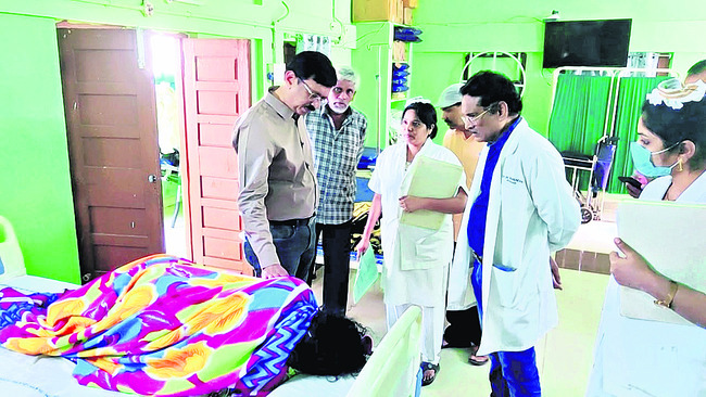 హైవేలకు నిధులు  విడుదల చేయండి
2