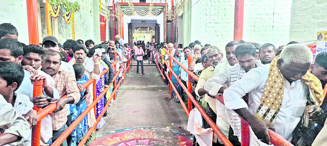 మార్మోగిన గోవిందనామస్మరణ 
3