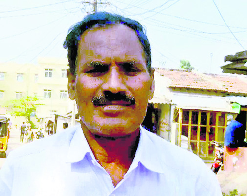 రైతు నడ్డి విరిచారు..  
1