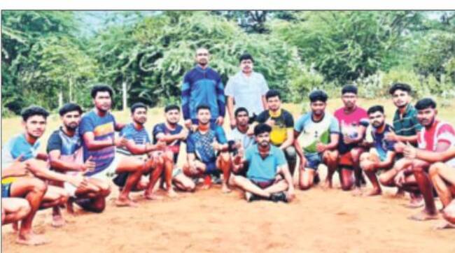 రెండోరోజు సర్పంచ్‌కు 203,  వార్డులకు 605 నామినేషన్లు1