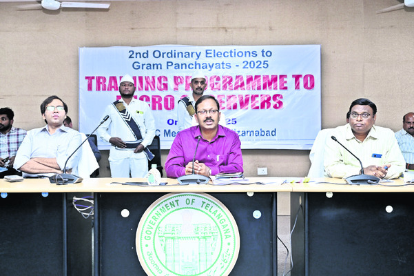 పోలింగ్‌ను నిశితంగా పరిశీలించాలి1