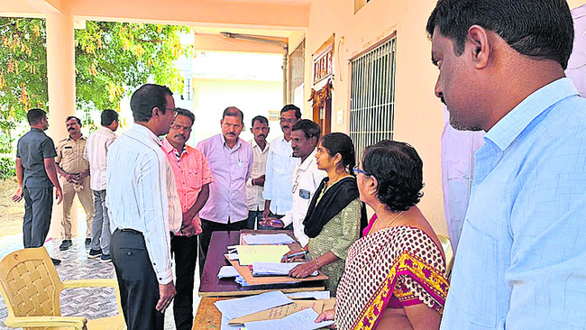 సిబ్బంది ఆరోగ్య పరీక్షలు చేయించుకోవాలి4