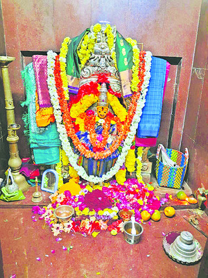 బాలా త్రిపురసుందరికి  ప్రత్యేక పూజలు 2